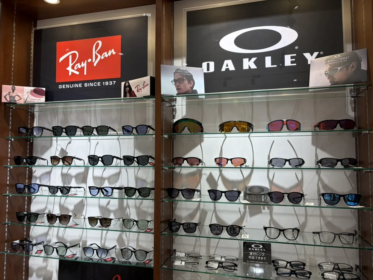 RayBan OAKLEY取扱店　新作のサングラスや純正度付レンズも取り扱いしております。