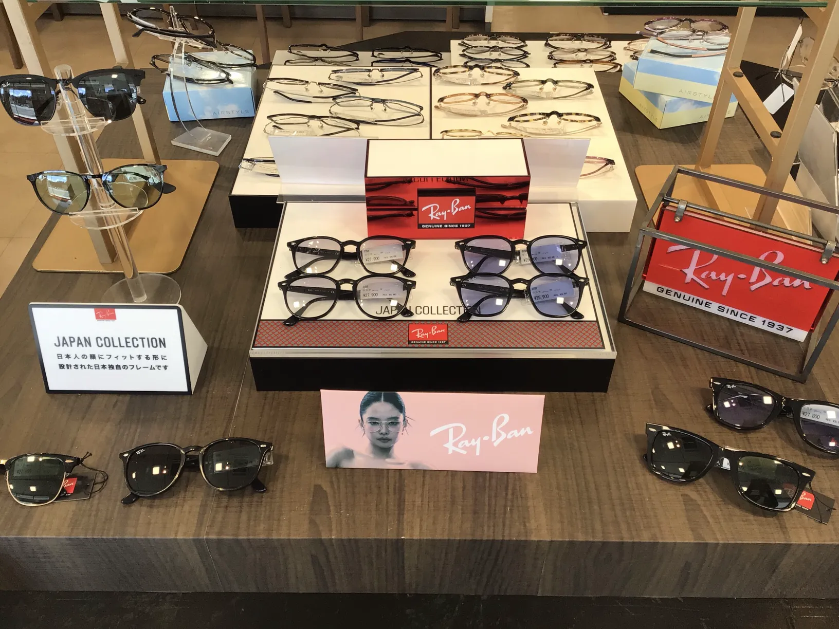 メガネスーパー姫路砥堀店のディスプレイ、RAYBAN