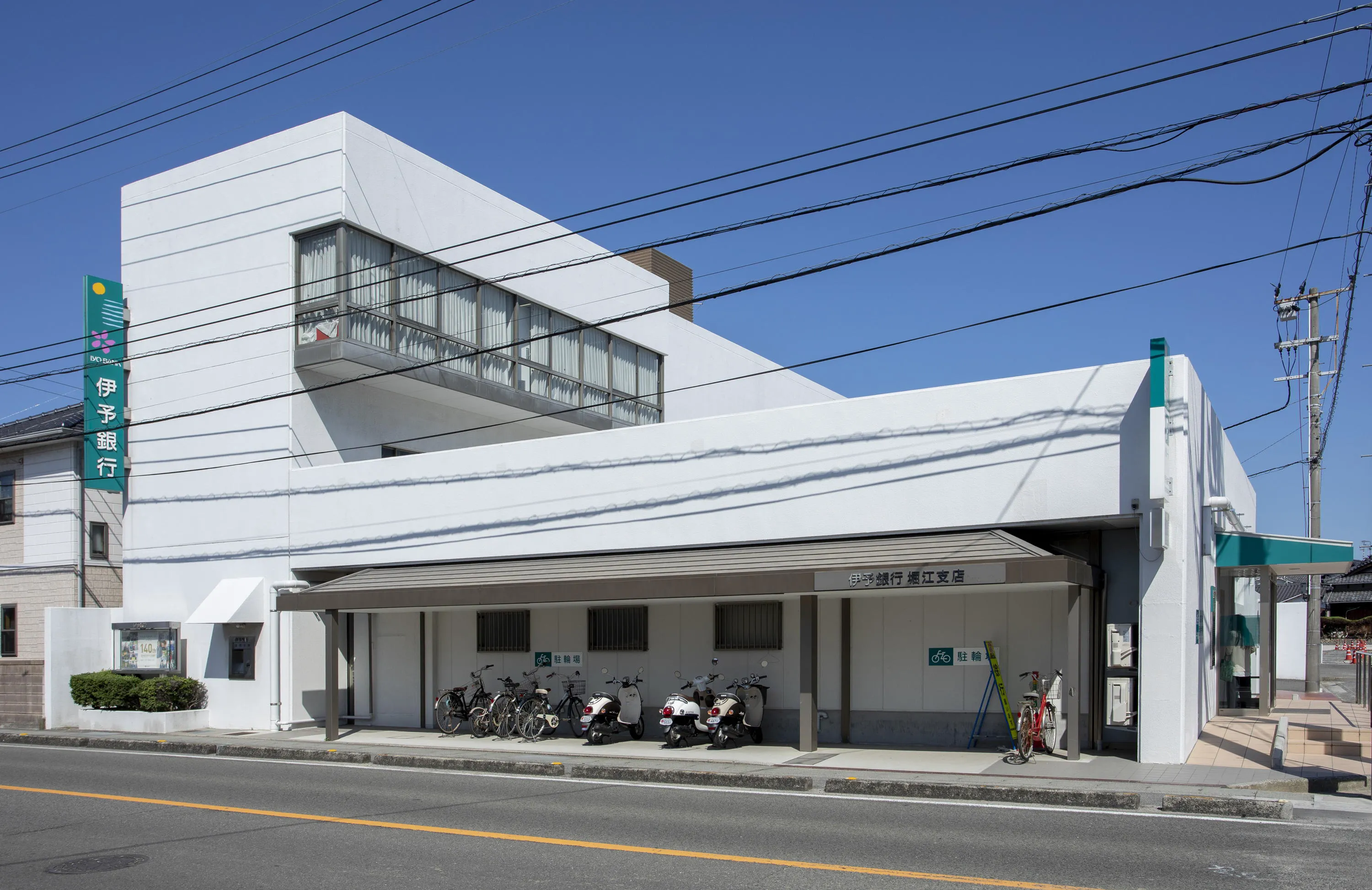 伊予銀行いよぎんSMARTplus堀江（堀江支店）