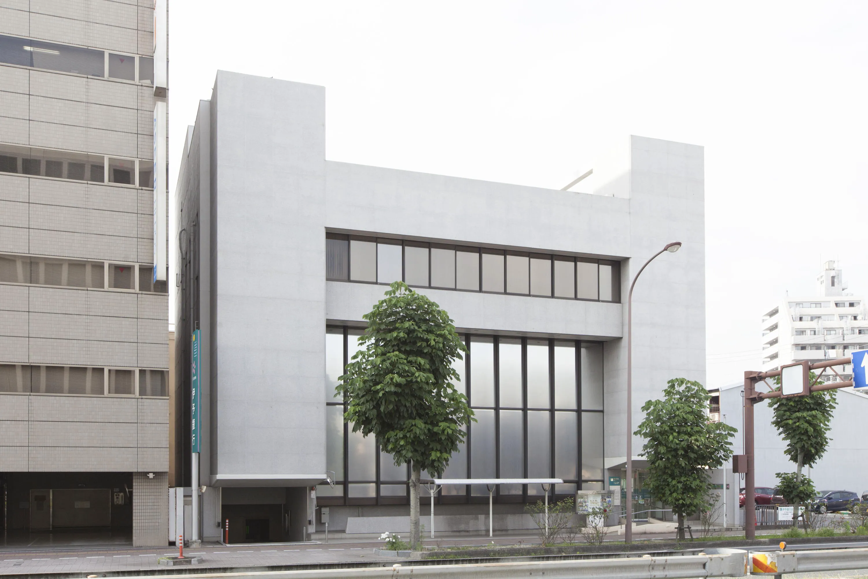 伊予銀行福山支店