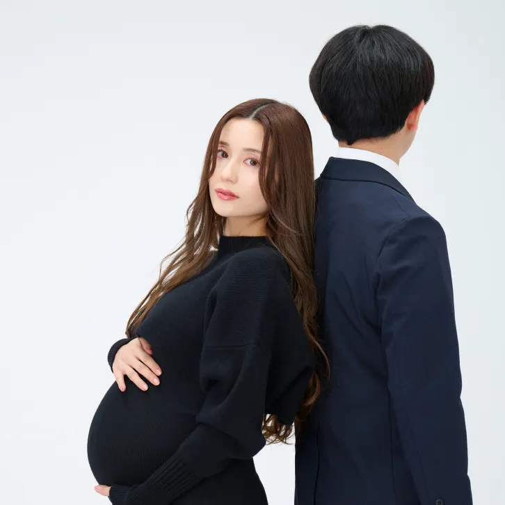 セルフ写真館でのご夫婦のマタニティ撮影イメージ