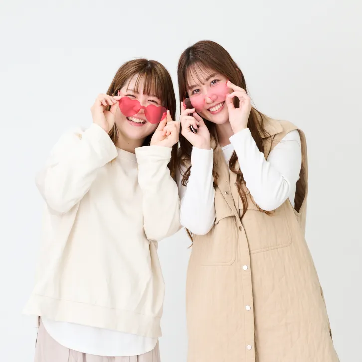 セルフ写真館での友達撮影イメージ